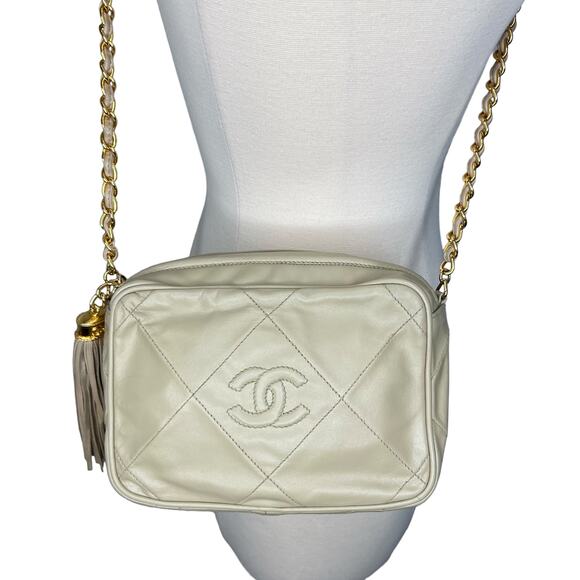 Chanel Vintage Tan Beige Quilted 24K Gold Chain Strap Camera Bag - Picture 5 of 15